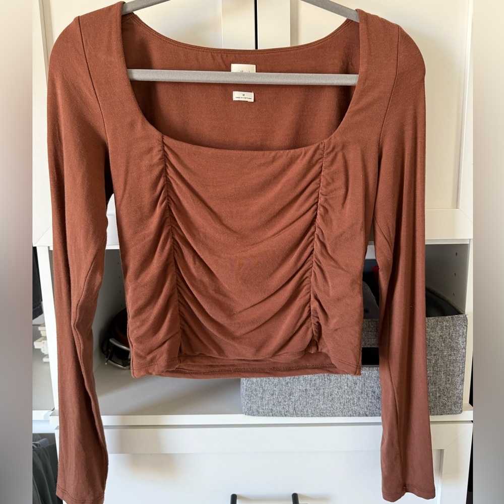 Aritzia Wilfred Brown Ruched Top
